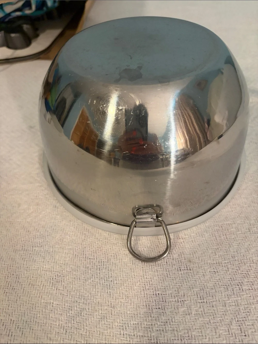 Farberware metal stacking bowls with lids